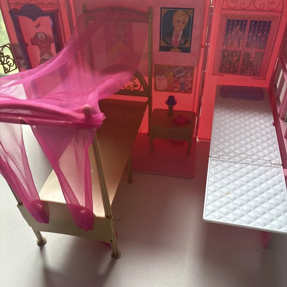Barbie Princess Charm School Playset Doll House